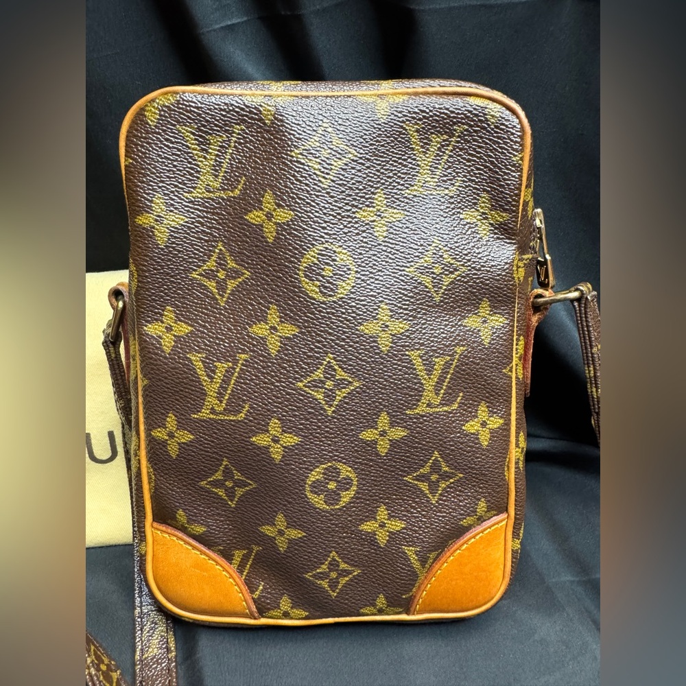 Louis Vuitton LV Danube Brown Monogram Crossbody/Shoulder Bag with COA - Picture 2 of 16